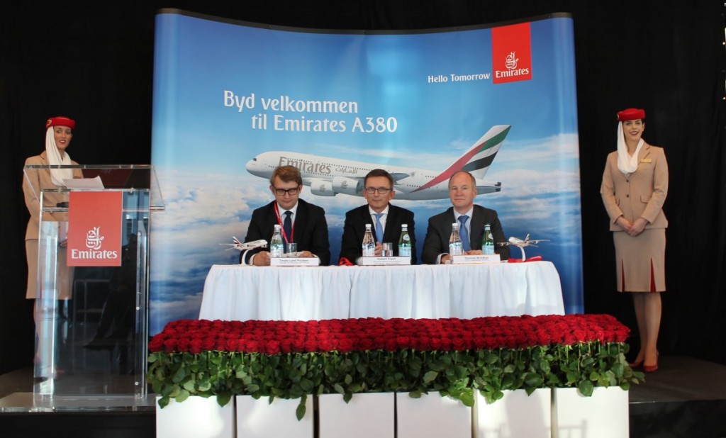 Erhvervs- og vækstminister Troels Lund Poulsen, VP Commercial fra Emirates, Hubert Frach og direktør for Københavns Lufthavne Thomas Woldbye.