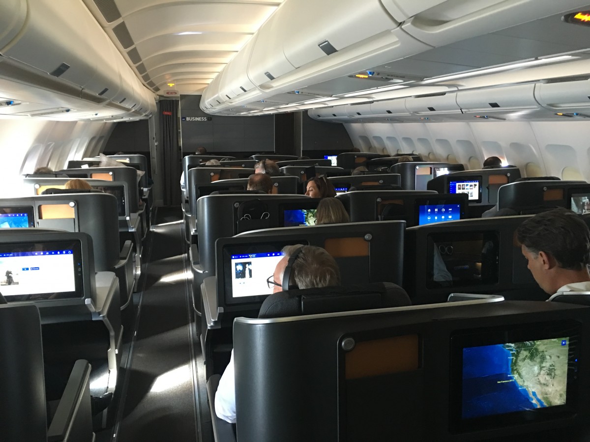 Flyet var helt fyldt - her et kig i Business Class kabinen.