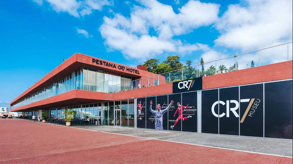 Pestana CR 7 er opkaldt efter fodboldstjernen Christiano Ronaldo og ligger i hans hjemby Funchal på Madeira.