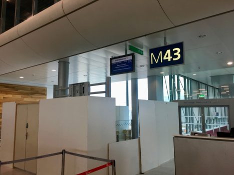 Paris CDG - Terminal 2E gate M43