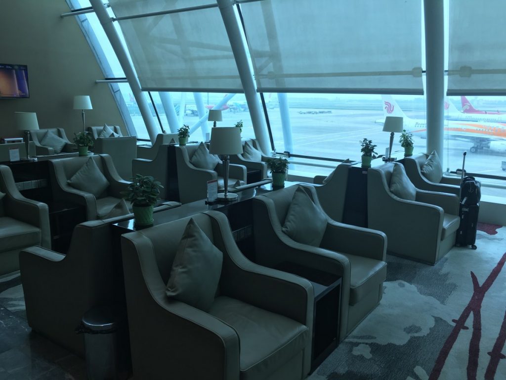 Siddepladser i Shenzhen Airlines King Amlet lounge i Guangzhou lufthavn