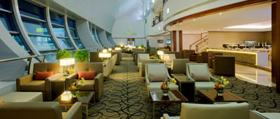 Emirates first class lounge i Dubai.