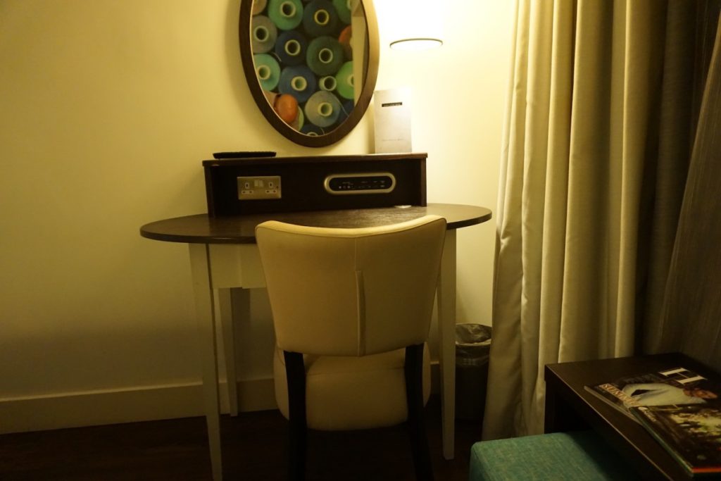 Hotel-Indigo-Liverpool-Desk