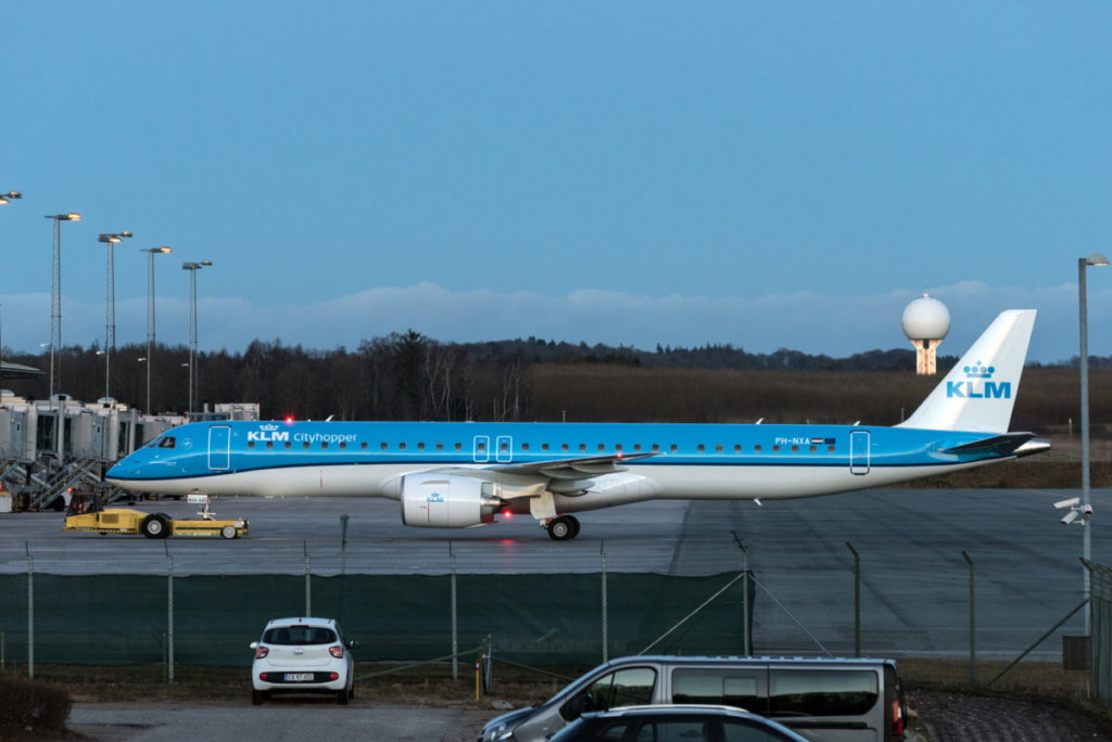 KLM E915-E2 (PH-NXA)