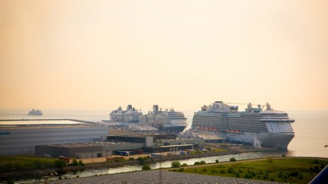 Krydstogtsskibe i havn